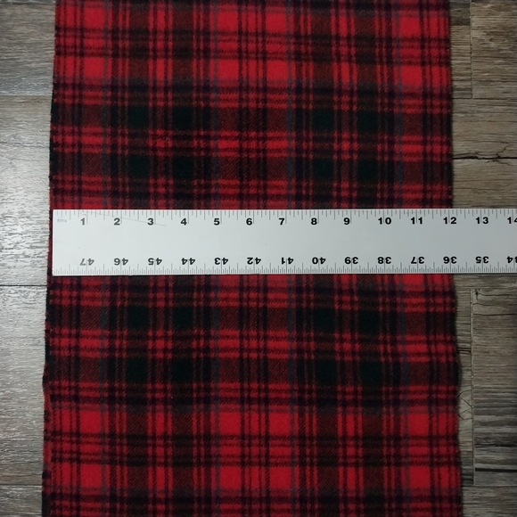 YEA New York 100% Cashmere Scarf Red Black Plaid Scarf - Picture 5 of 5